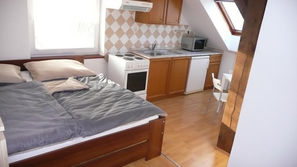 Apartments U Cara Ceske Budejovice Chambre photo